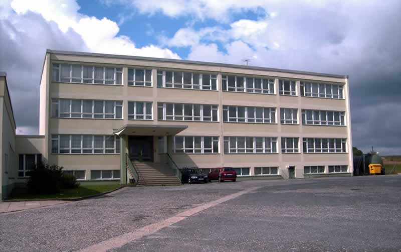 Bild der ehemaligen polytechnischen Oberschule (POS) Alexander von Humboldt Großharthau